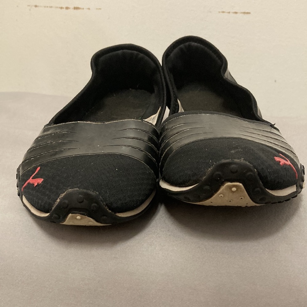 PUMA Slip-Ons Sz 10 - Picture 9 of 10